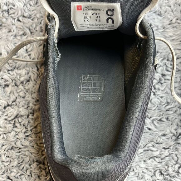 OC 5 9.5 Black & White Athletic Unisex Swiss Engineered Running Shoes - Picture 10 of 14